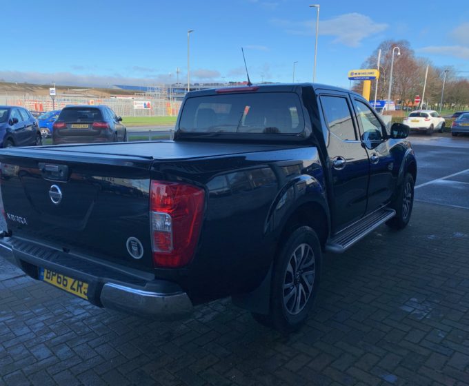Nissan Navara 2.3 N-Connecta Double Cab Pick-Up