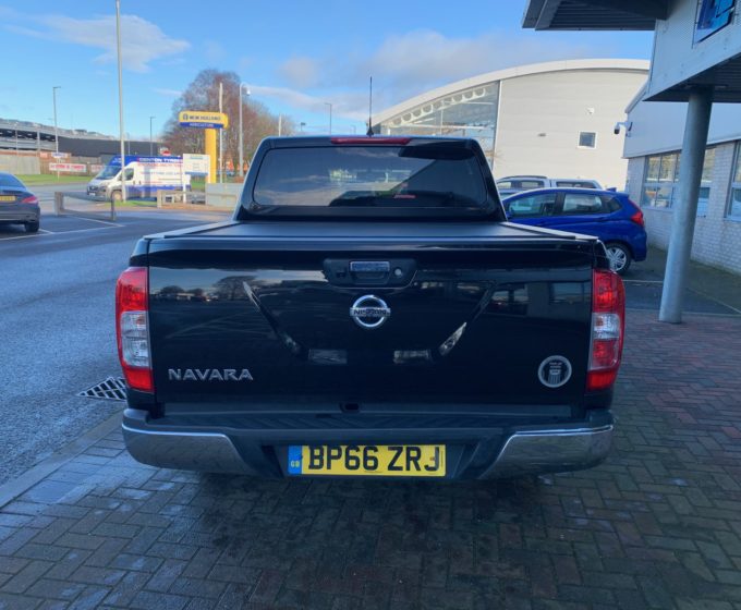 Nissan Navara 2.3 N-Connecta Double Cab Pick-Up