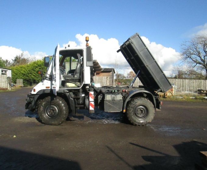 Mercedes-Benz Unimog U300