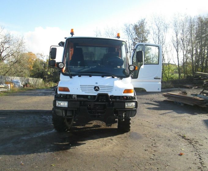 Mercedes-Benz Unimog U300